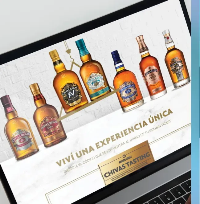 Sitio promocional de Chivas Regal en una laptop